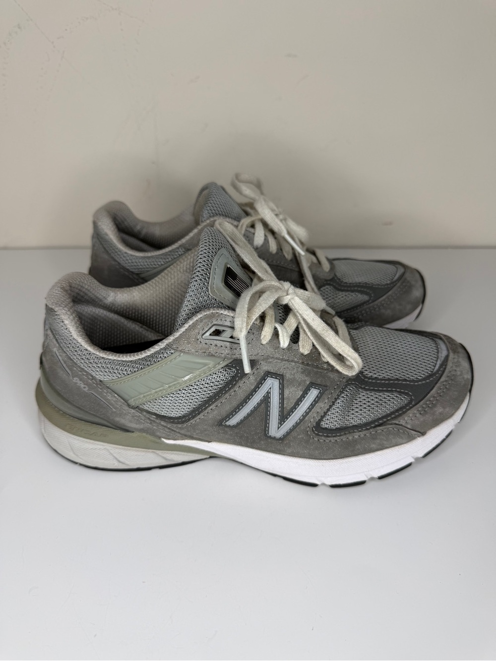 New Balance 990v5 Women’s Size 7.5B Gray Athletic Shoes MADE IN USA W990GL5